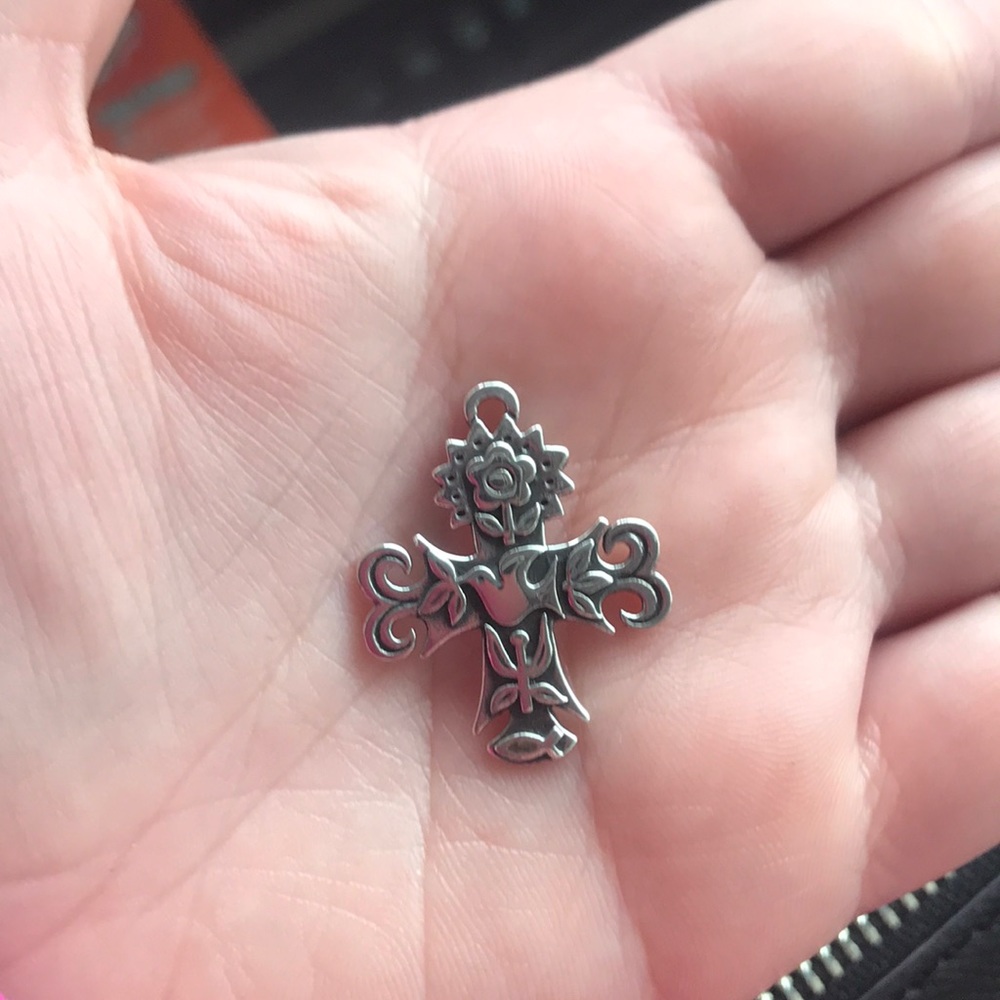 James Avery La Primavera cross medium
